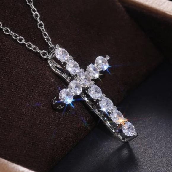 Sterling silver cross diamond Necklace, nice Necklace, cute Necklace - Picture 5 of 6